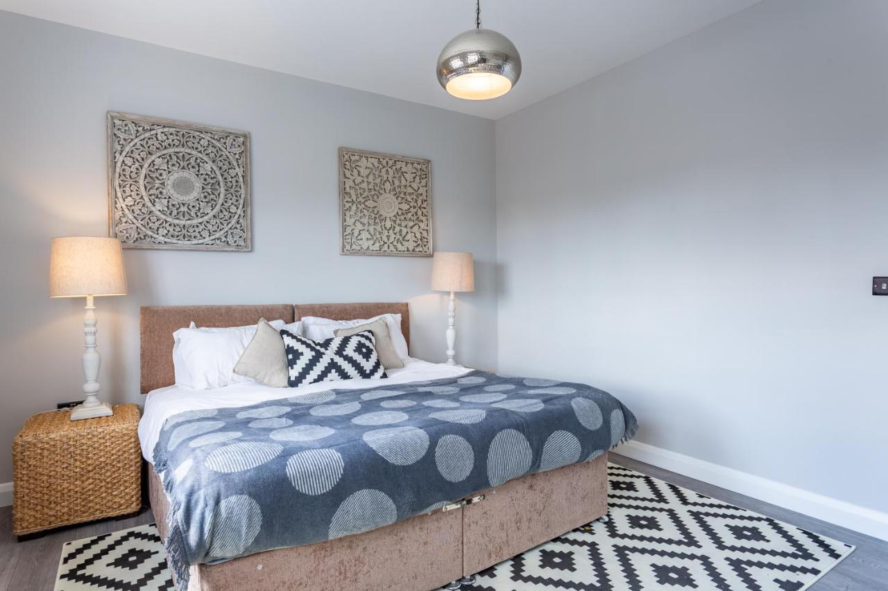 2 Bedroom Apartments With Sofa Bed In Southend Dış mekan fotoğraf