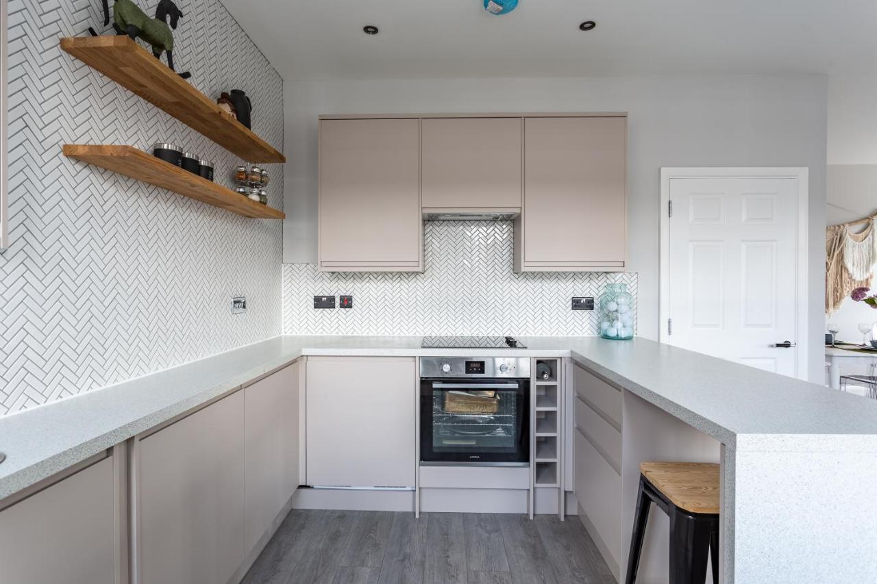 2 Bedroom Apartments With Sofa Bed In Southend Dış mekan fotoğraf