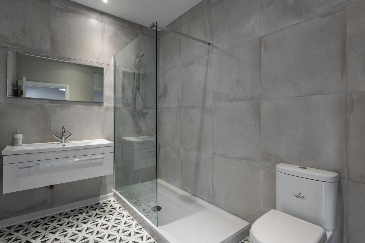 2 Bedroom Apartments With Sofa Bed In Southend Dış mekan fotoğraf