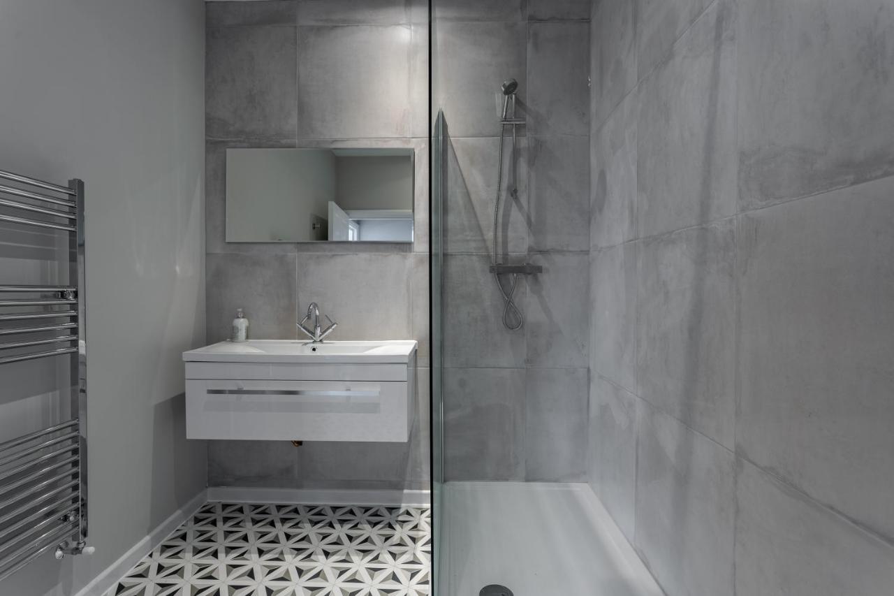 2 Bedroom Apartments With Sofa Bed In Southend Dış mekan fotoğraf